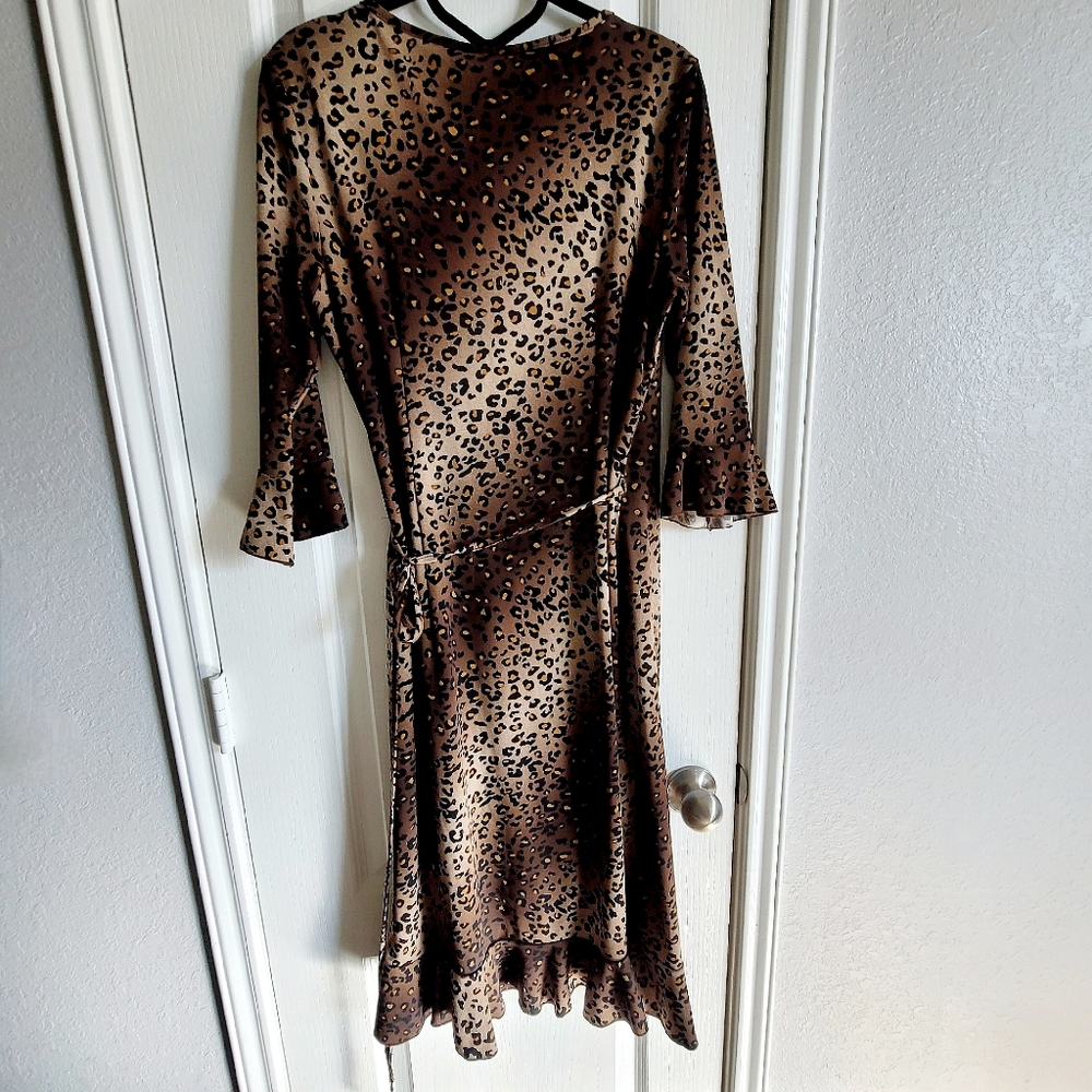 BCBG Paris Leopard Print Wrap 3/4 Bell Sleeves Dress Brown Black Tan L - Picture 2 of 15
